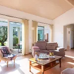 فيلة Contemporaine Avec Piscine A 8 Pers
