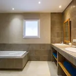 فيلة Contemporaine Avec Piscine A 8 Pers