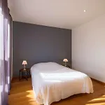 Contemporaine Avec Piscine A 8 Pers