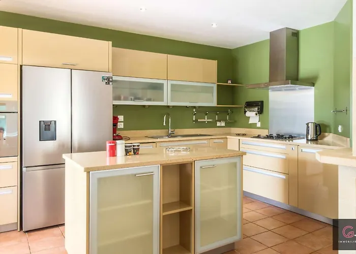 Contemporaine Avec Piscine à 8 Pers