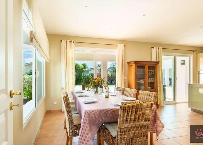 Contemporaine Avec Piscine à 8 Pers