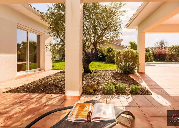 Villa Contemporaine Avec Piscine à 8 Pers