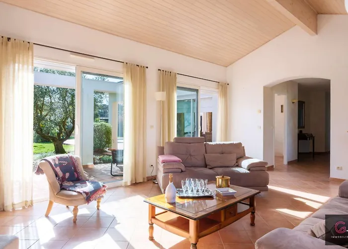 Villa Contemporaine Avec Piscine à 8 Pers
